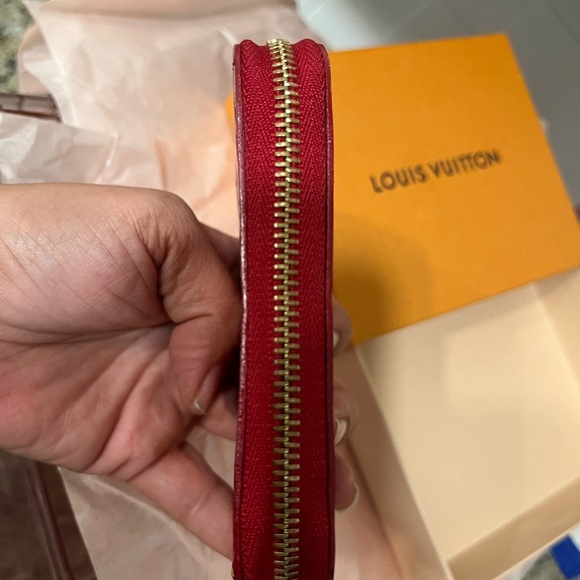 Louis Vuitton patent small compact zippy wallet - Picture 7 of 7